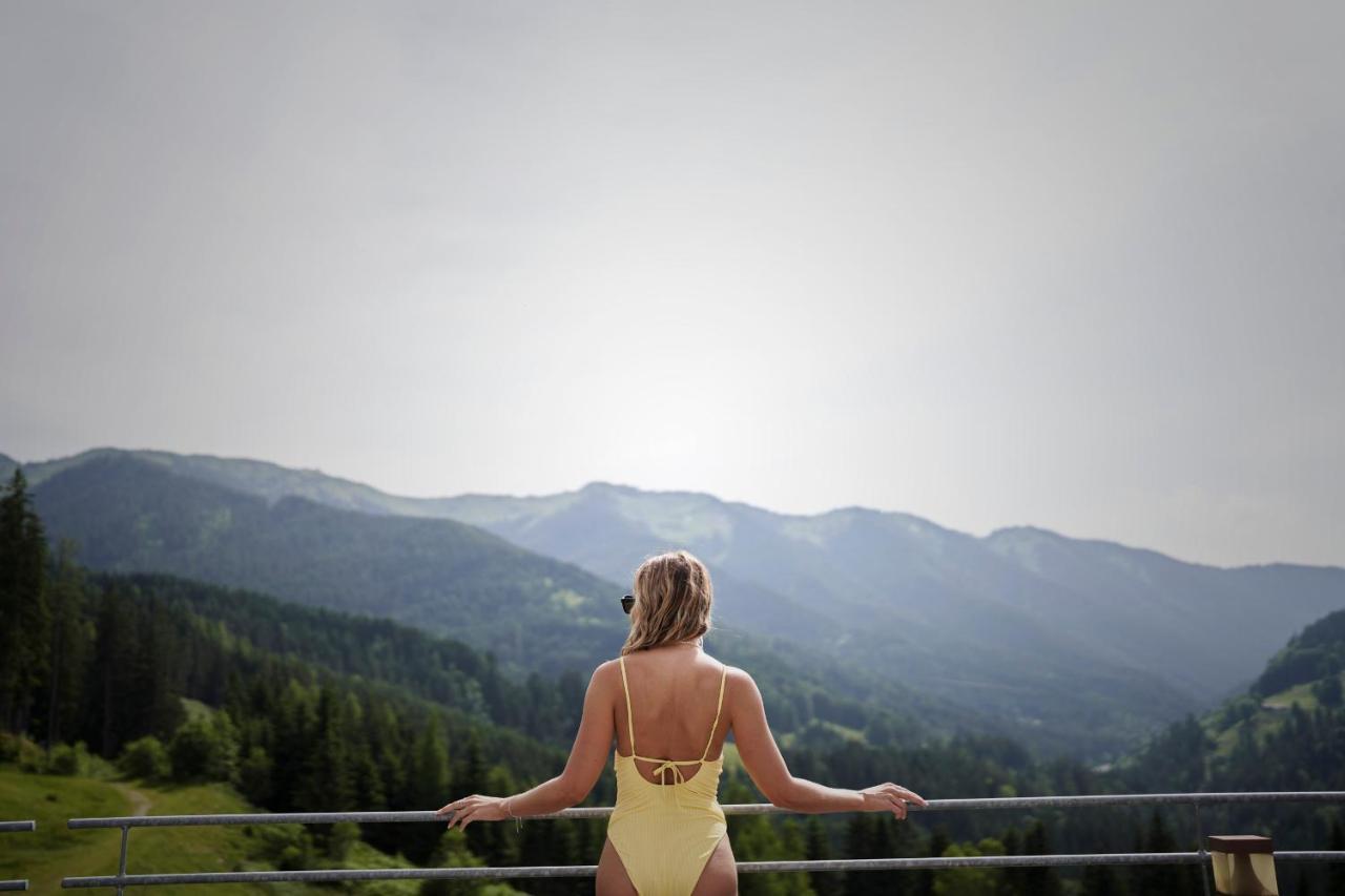 Holzhotel Forsthofalm Леоганг Экстерьер фото