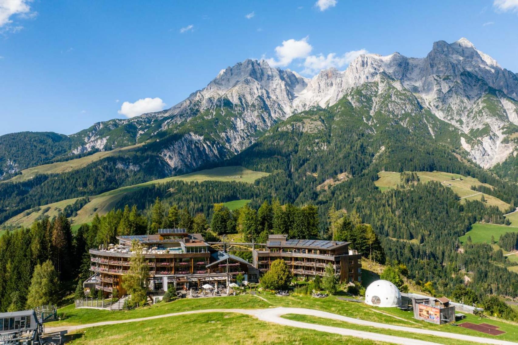 Holzhotel Forsthofalm Леоганг Экстерьер фото