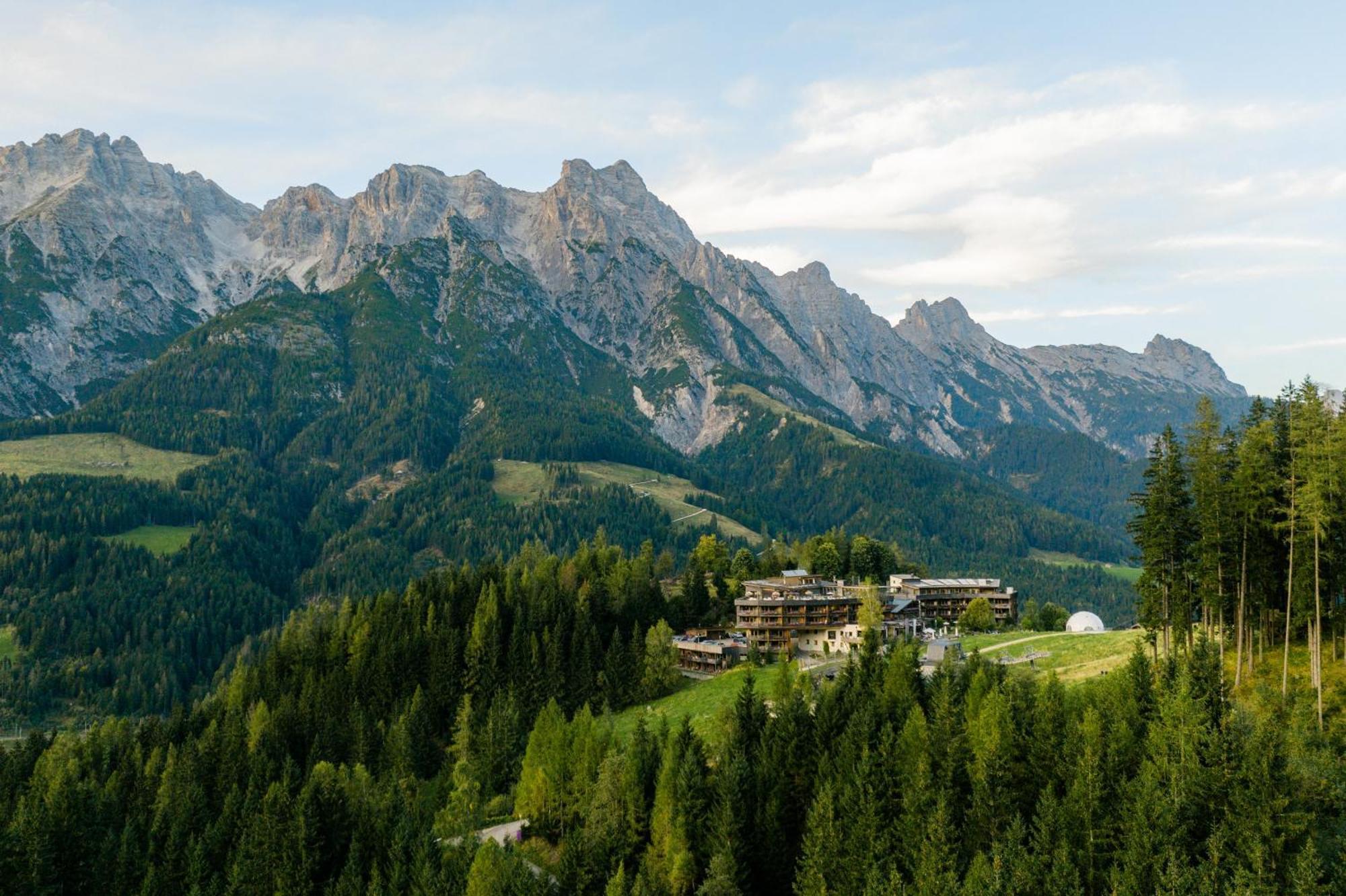 Holzhotel Forsthofalm Леоганг Экстерьер фото