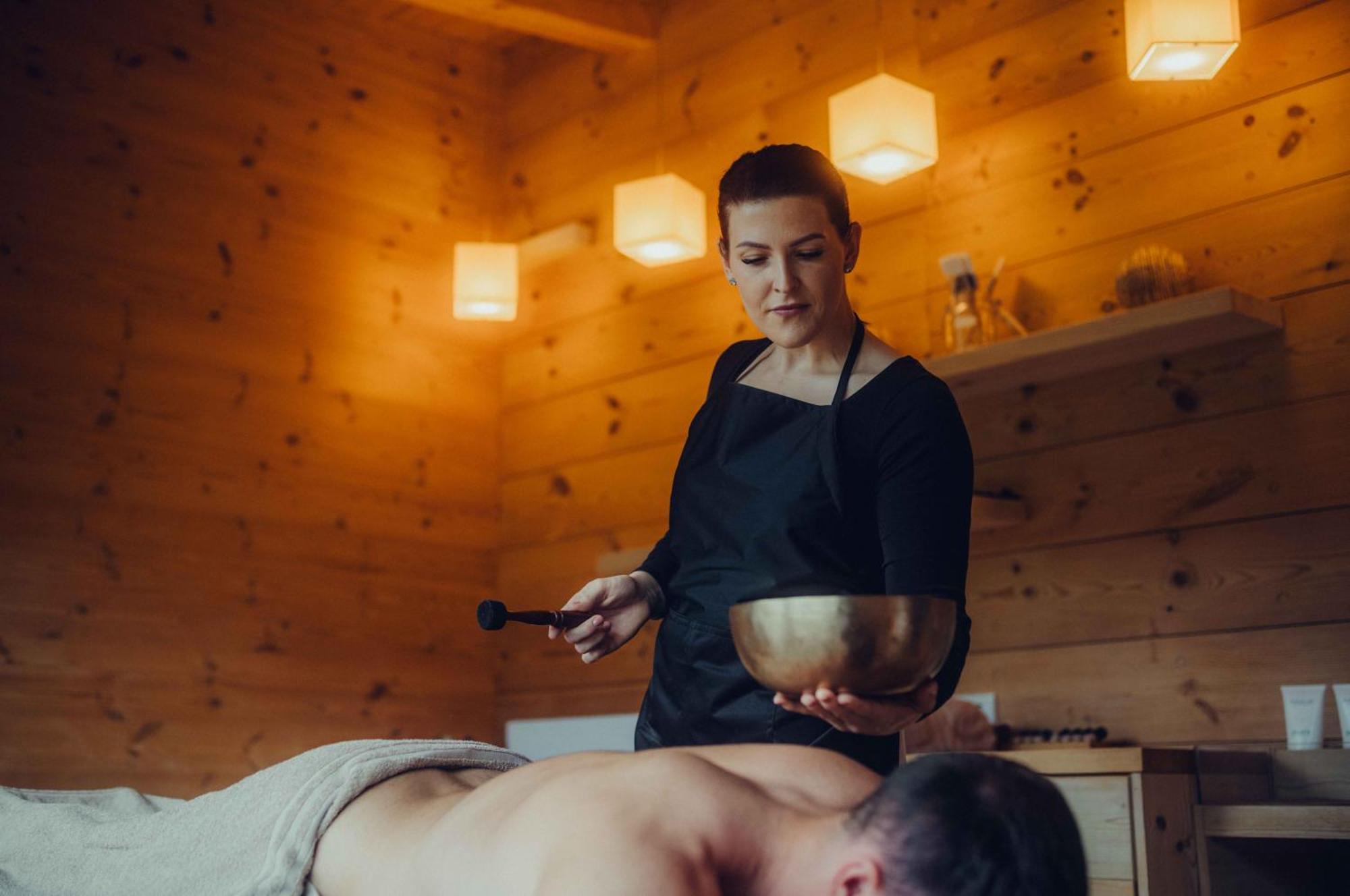 Holzhotel Forsthofalm Леоганг Экстерьер фото