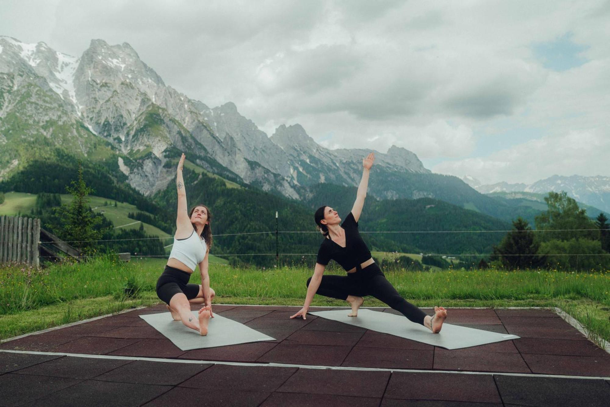 Holzhotel Forsthofalm Леоганг Экстерьер фото