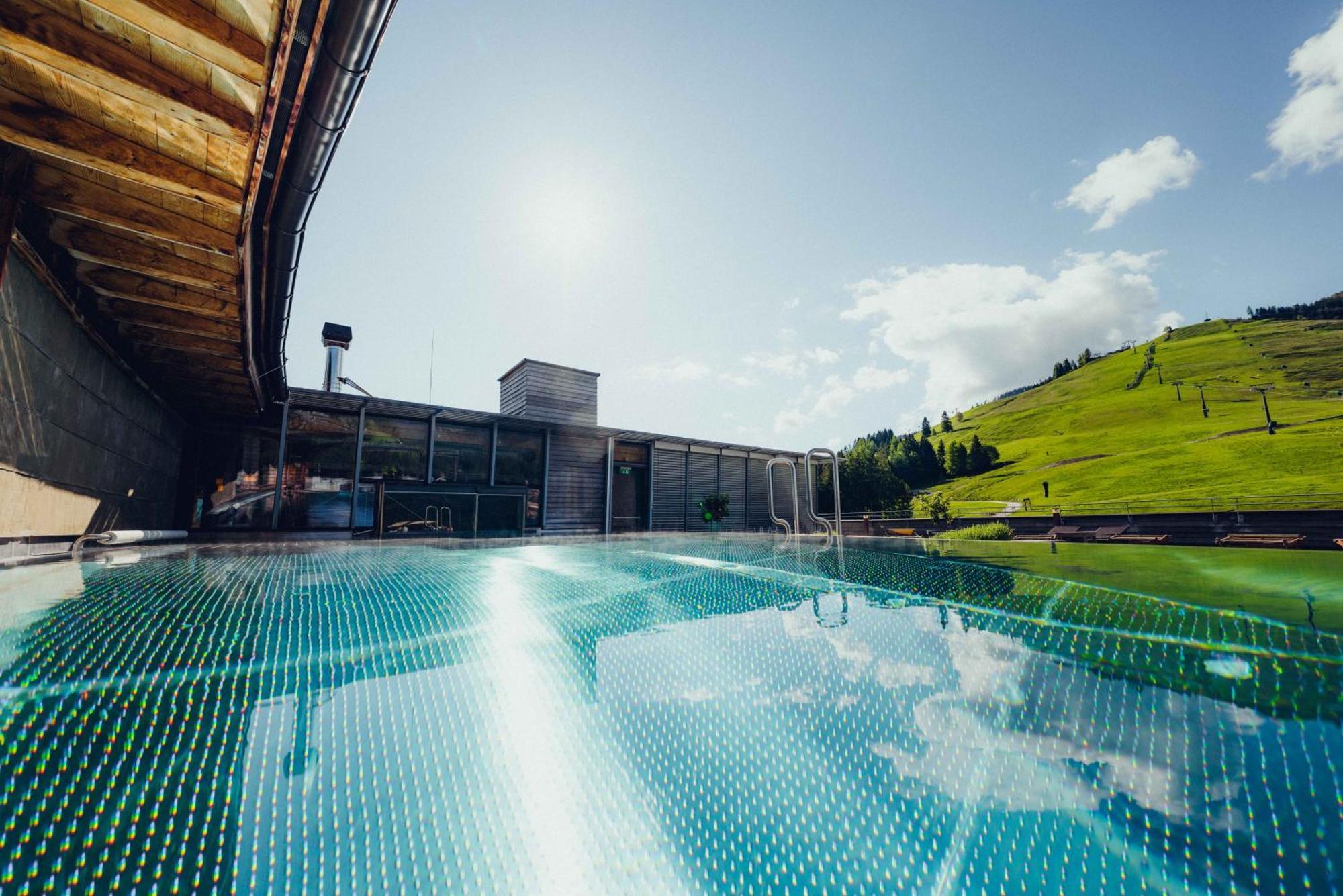 Holzhotel Forsthofalm Леоганг Экстерьер фото