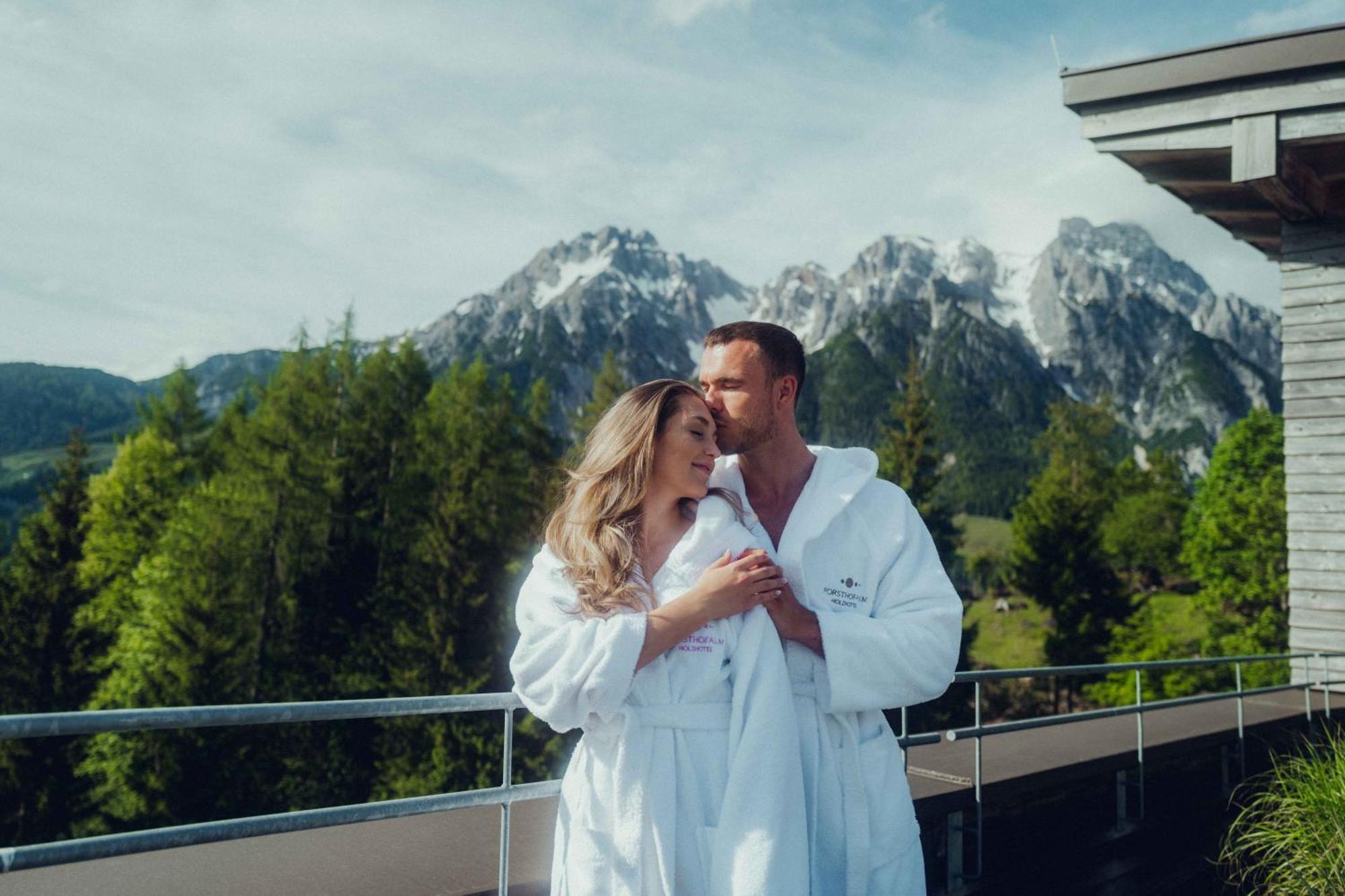 Holzhotel Forsthofalm Леоганг Экстерьер фото