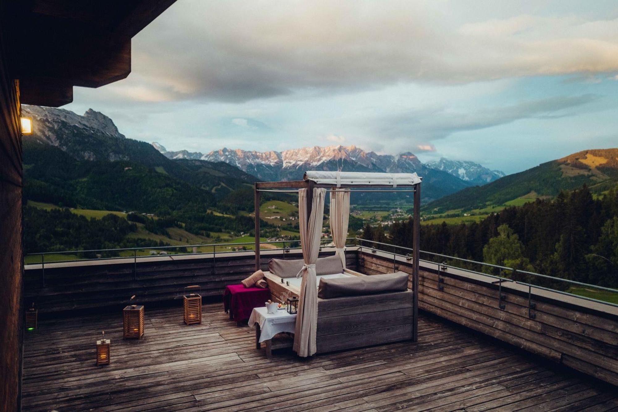 Holzhotel Forsthofalm Леоганг Экстерьер фото